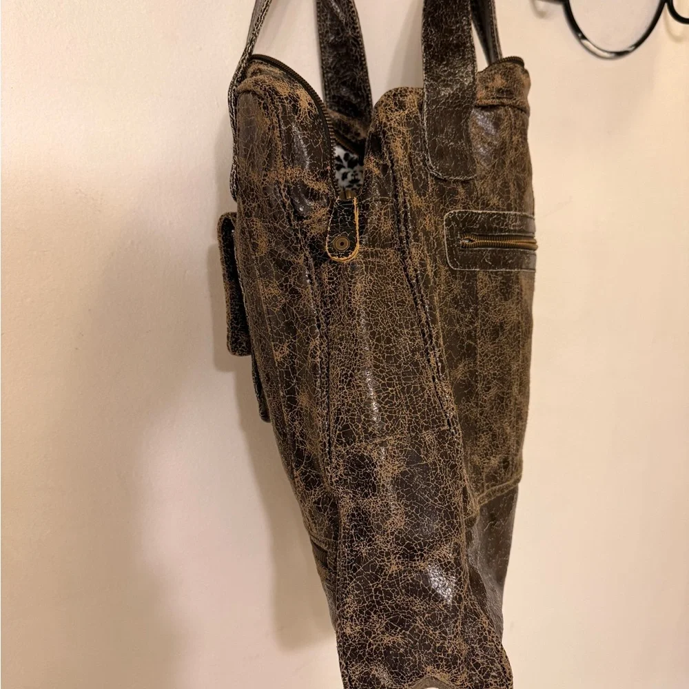 Bryna Nicole Distressed Leather Tote - Rare Find!! - Picture 15 of 17